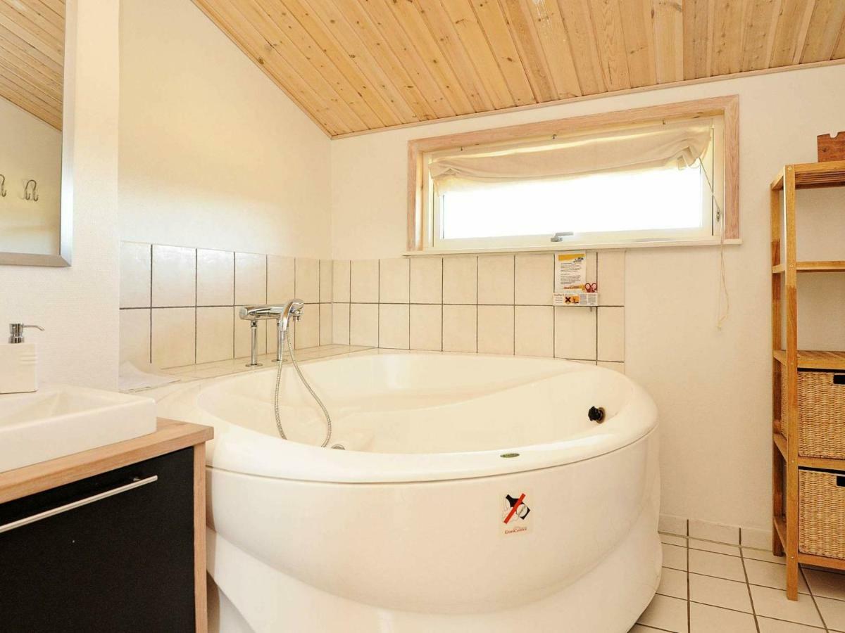 8 Person Holiday Home In Fan Fanø Kültér fotó